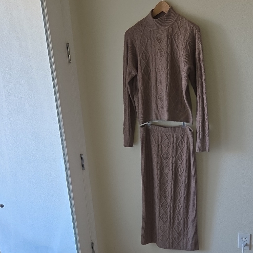 OLIVE + OAK Tan Cable Knit Sweater and Skirt Set 2 Pieces Mock Neck Sz M - Picture 4 of 14